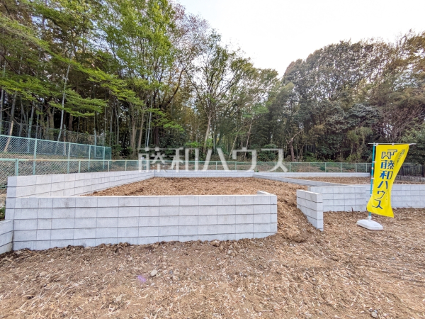 ≪2号棟　外観≫　 きれいに整備された敷地。これから夢の新邸がここに建ちます。 【稲城市平尾２丁目】