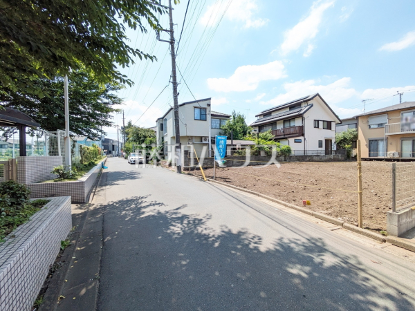接道状況および現場風景　【国立市中３丁目】 周辺環境はもちろん、日当たりや設備仕様など、実際に行ってみないと分からないことも多くございます。ご案内いたしますので、お気軽にお問い合わせください。