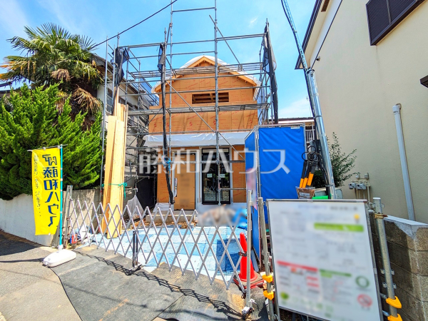 ≪接道状況≫ 南側が開けているため、お日様の日差しもサンサンと降り注ぎます。【調布市深大寺東町６丁目】