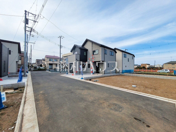 接道状況および現場風景　【昭島市武蔵野２丁目】 物件の事、諸費用の事など、小さな疑問もお気軽にご連絡・ご相談下さい。 