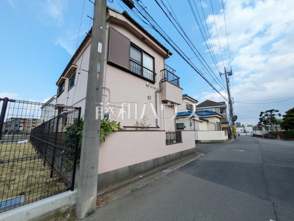 北西側は公園に隣接しているので、更に解放感が増しています。
外観　【清瀬市中里５丁目】