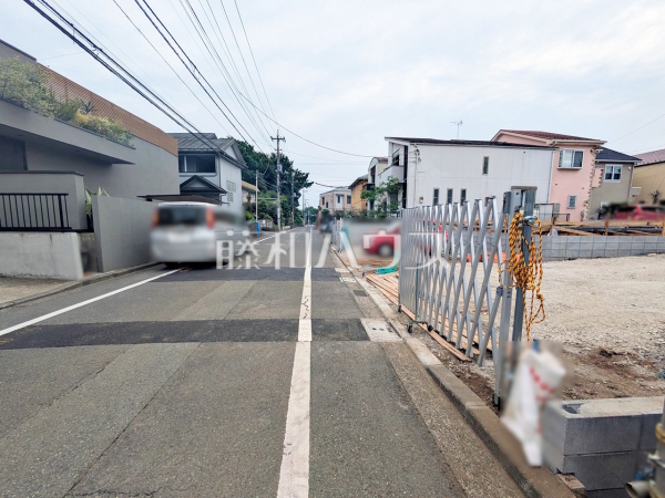 ≪接道状況≫ 物件の事、諸費用の事など、小さな疑問も、お気軽にご連絡・ご相談下さい。 【狛江市西野川４丁目】