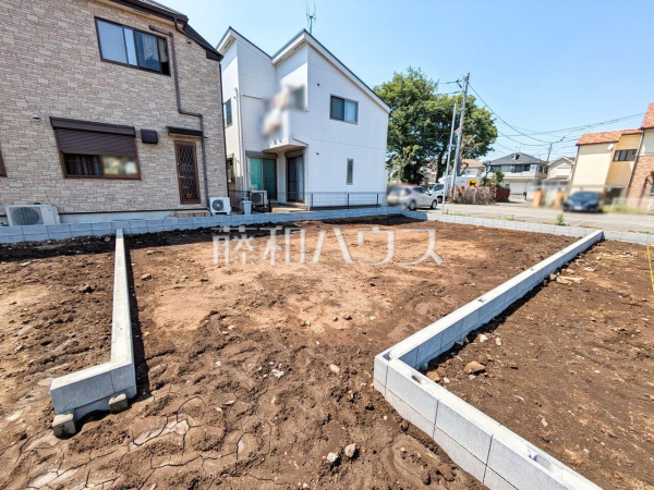 ≪1号棟　外観≫お住まい探しは、家の良し悪しだけでなく周辺環境も重要なポイントです。ぜひ一度お客様の目でご覧ください。 【狛江市西野川４丁目】