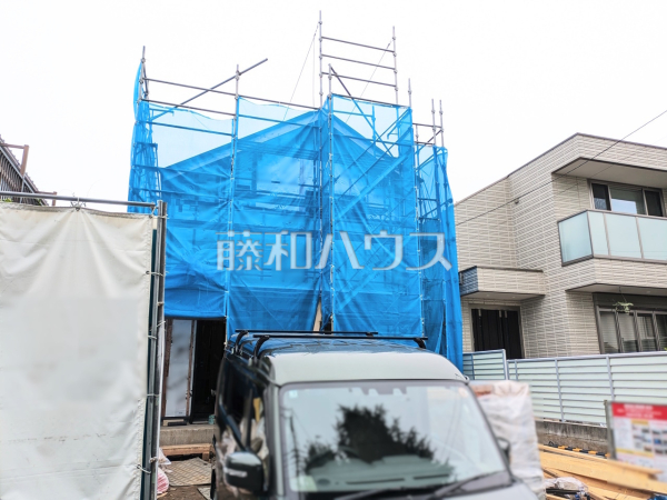 まだまだ建築中ですが、ぜひ現地をご覧になりませんか？上棟の状態は建築中にしかご覧になれません！　　【国立市青柳１丁目】