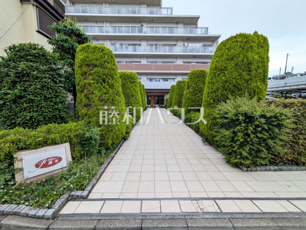 ≪エントランス≫平日のご案内も可能です。お気軽にお問合せ下さいませ。 【フォルスコート調布】