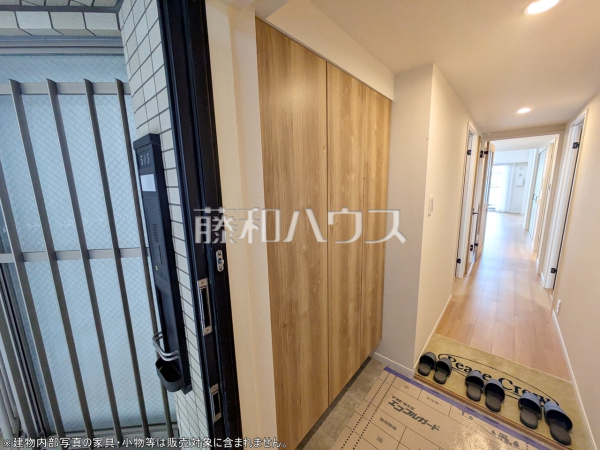 ≪玄関≫大容量のシューズインクロークで玄関もスッキリ【フォルスコート調布】