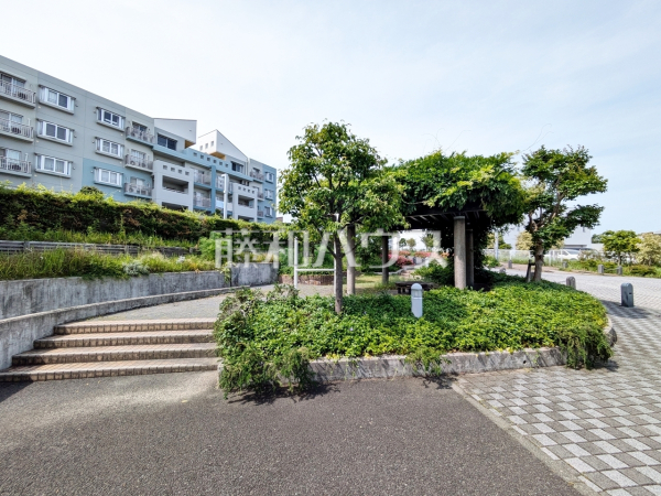 ≪外観≫周辺環境はもちろん、日当たりや設備仕様など、実際に行ってみないと分からないことも多くございます。営業担当がご案内いたしますのでお気軽にお問い合わせくださいませ。【長峰杜の五番街1号棟】