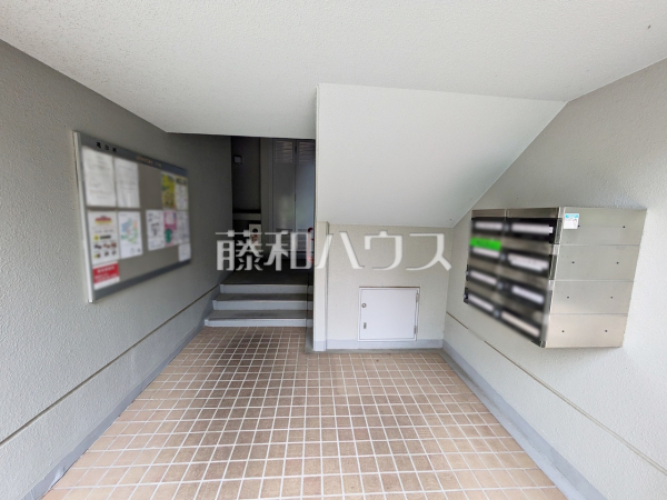 ≪エントランス≫住まう方をやさしく出迎えるエントランス　【長峰杜の五番街1号棟】