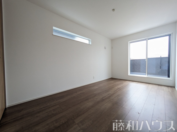 2号棟　居室　【春日井市東野町西２丁目】