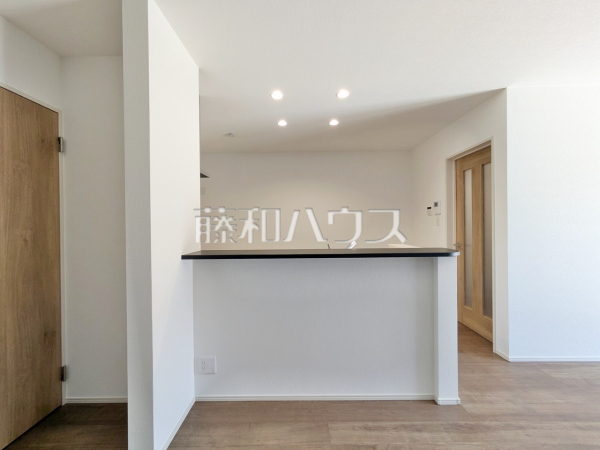 2号棟　キッチン　【春日井市東野町西２丁目】