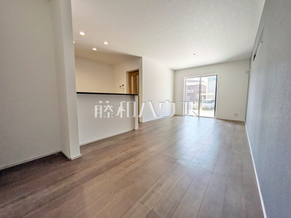 2号棟　リビング　【春日井市東野町西２丁目】