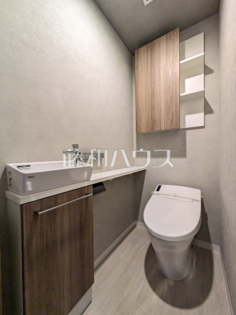 トイレ　【クリオレジタンス八王子ザ・マークス】