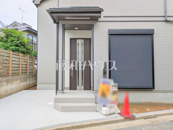 玄関　【練馬区大泉町５丁目】