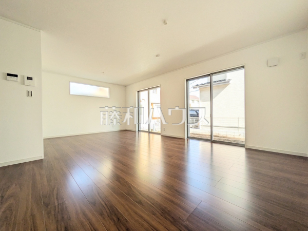 2号棟　リビング　【八王子市下恩方町】