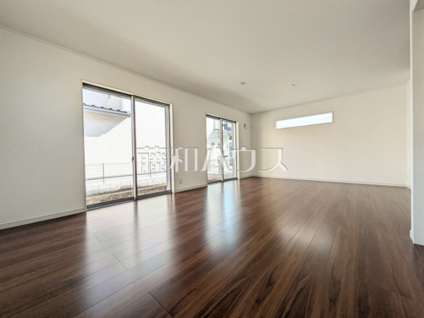 2号棟　リビング　【八王子市下恩方町】