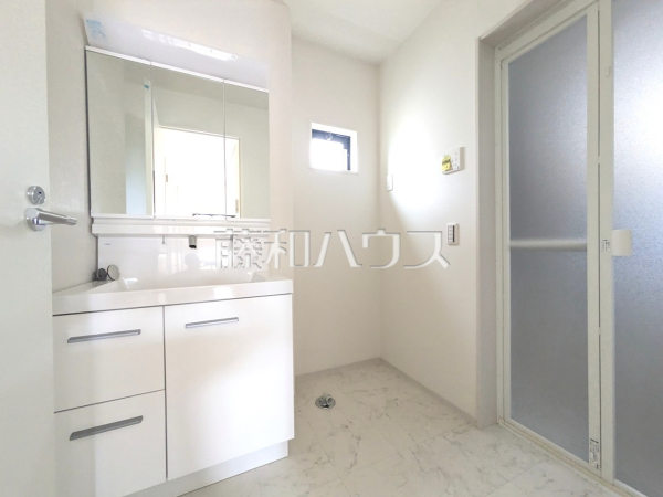 洗面室　【小平市小川西町５丁目】
