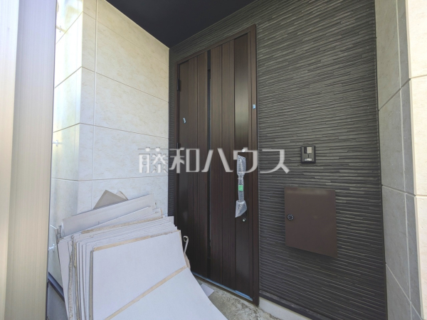 玄関　【小平市小川西町５丁目】
