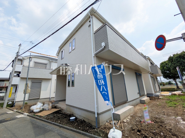 ≪接道状況≫ お住まい探しは、家の良し悪しだけでなく周辺環境も重要なポイントです。ぜひ一度お客様の目でご覧ください。 　【府中市日新町３丁目】