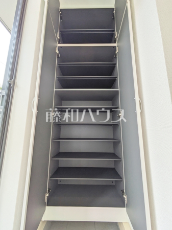 玄関収納　【所沢市東狭山ケ丘３丁目】