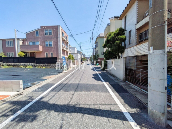 接道状況および現場風景　【世田谷区赤堤２丁目】 平日のご案内も可能です。まずはお気軽にお問合せ下さいませ。 