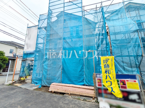 ≪C号棟　外観≫ 周辺は落ち着いた雰囲気の住宅地です。小さなお子様がいるご家庭も安心です。 　【府中市四谷５丁目】