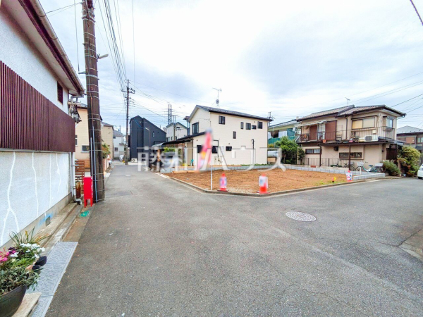 接道状況および現場風景　【東村山市青葉町３丁目】 物件の事、諸費用の事など、小さな疑問もお気軽にご連絡・ご相談下さい。 