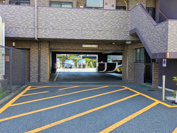 駐車場　【レーベンハイム朝霞台】