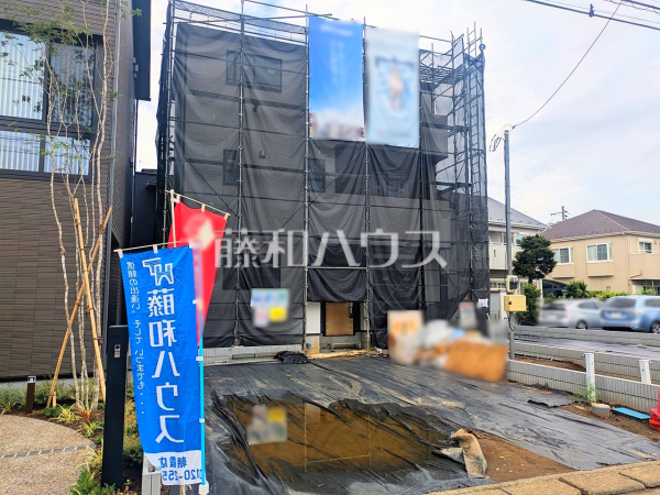 2号棟　 周辺は落ち着いた雰囲気の住宅地です。小さなお子様がいるご家庭も安心です。 　【朝霞市仲町１丁目】