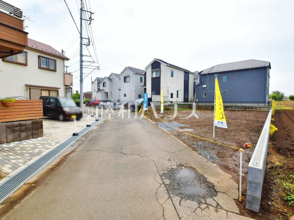 接道状況および現場風景　【清瀬市上清戸２丁目】 物件の事、諸費用の事など、小さな疑問もお気軽にご連絡・ご相談下さい。 
