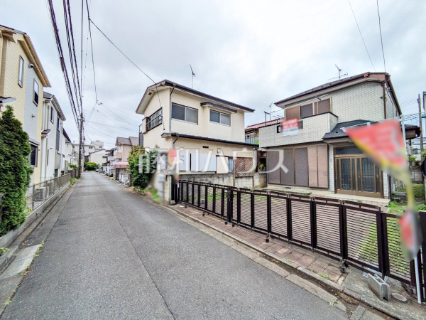 ≪接道状況≫周辺は落ち着いた雰囲気の住宅地です。小さなお子様がいるご家庭も安心です。【府中市四谷３丁目】