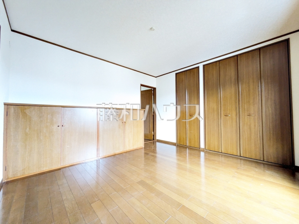 居室　【府中市四谷３丁目】
部屋の雰囲気や広さ・眺望・間取りの使い勝手など、是非一度、ご自身の目で確かめてみてください。　