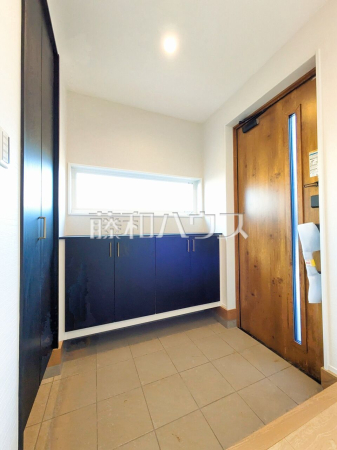 B号棟　玄関　【八王子市めじろ台３丁目】