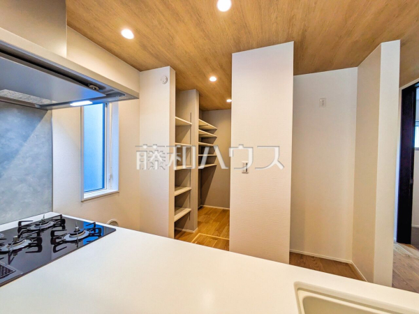 B号棟　キッチン　【八王子市めじろ台３丁目】