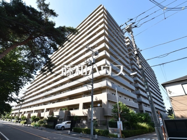 外観　【コスモ・ザ・パークス清瀬の森】
安心のオートロック付きマンション。日々の安全を守ります。　