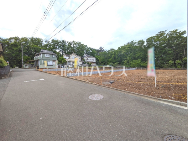 接道状況および現場風景　【東大和市狭山３丁目】
「夢は注文住宅！でも注文住宅って何から手をつければいいの？」そんな時は、ぜひ当社へご相談下さい！　