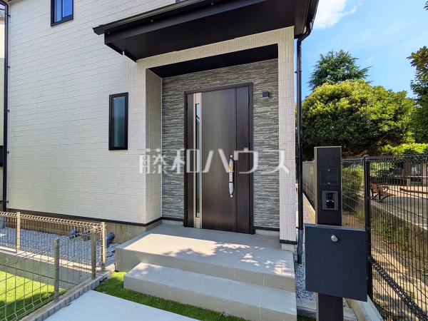 1号棟　玄関　【練馬区大泉町５丁目】