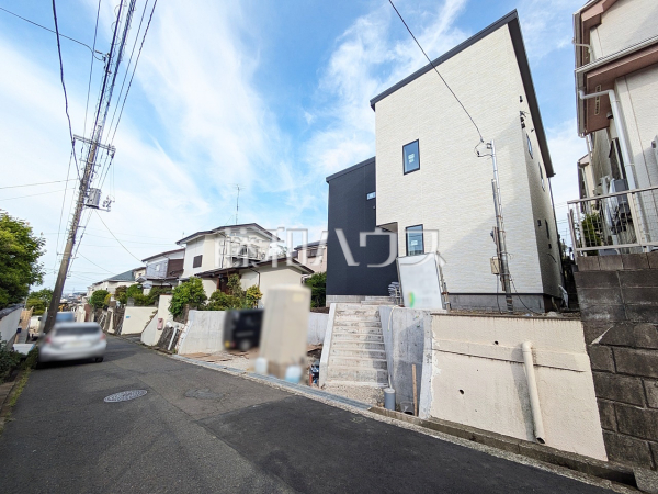 接道状況および現場風景　【八王子市絹ケ丘１丁目】
