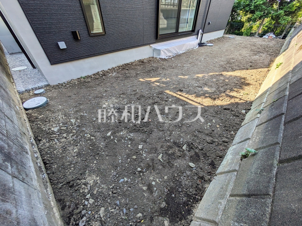 庭　【八王子市絹ケ丘１丁目】