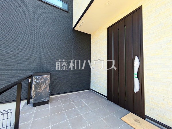 玄関　【八王子市絹ケ丘１丁目】