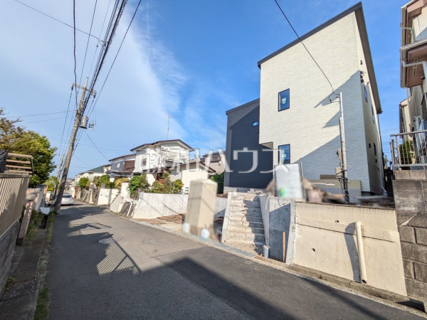 接道状況および現場風景　【八王子市絹ケ丘１丁目】