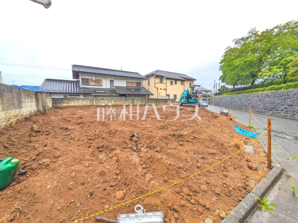 物件の事、諸費用の事など、小さな疑問も担当までお気軽にご連絡・ご相談下さい。【八王子市めじろ台１丁目】現地写真　