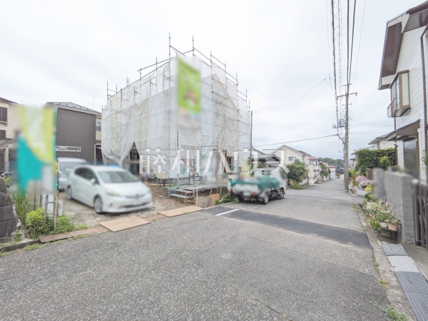 接道状況および現場風景　【八王子市絹ケ丘１丁目】