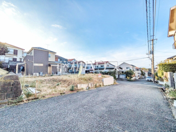 接道状況および現場風景　【八王子市絹ケ丘１丁目】