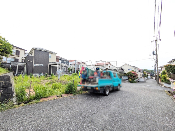 接道状況および現場風景　【八王子市絹ケ丘１丁目】
