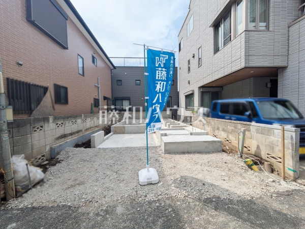 約18.7帖のゆったりリビング。家族でテーブルを囲む素敵な時間をお愉しみ下さい。【志木市本町２丁目】