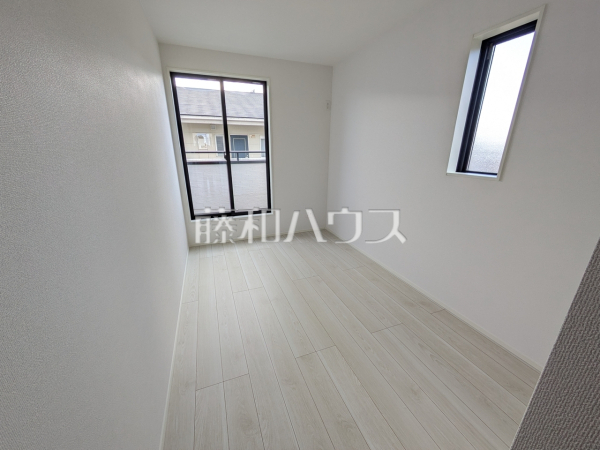 居室　【春日井市出川町７丁目】