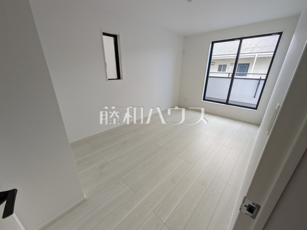 居室　【春日井市出川町７丁目】