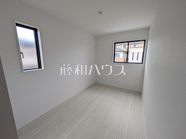 居室　【春日井市出川町７丁目】