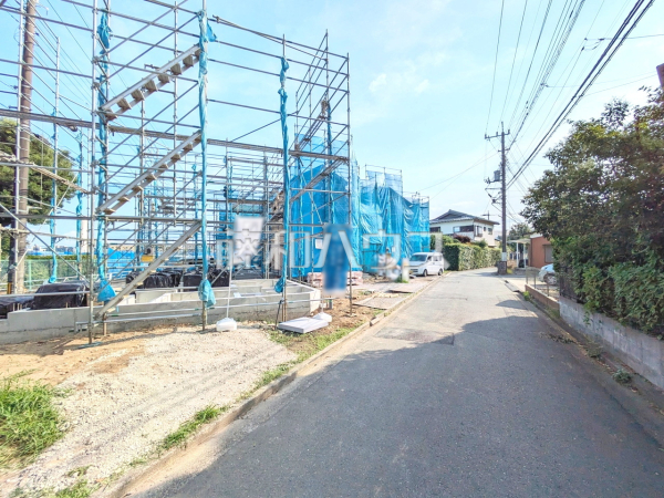 接道状況および現場風景　【立川市富士見町３丁目】 建築中のため、完成後には確認できなくなる構造部分などが今ならご覧いただけます。入居後のマイホームへの愛着も違うかもしれませんね！ 