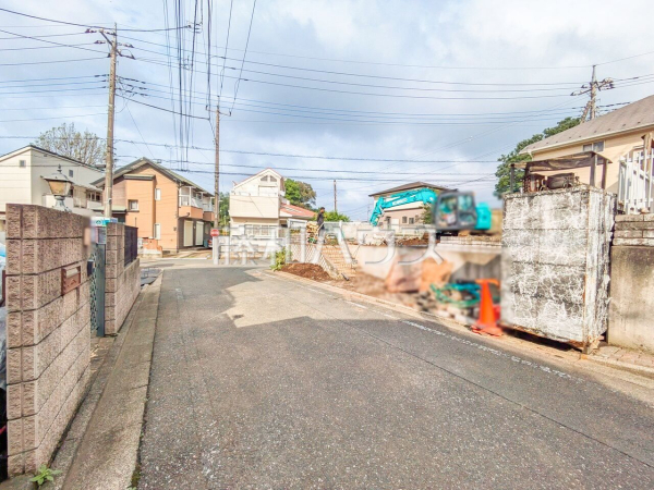 接道状況および現場風景　【清瀬市中里６丁目】 見学はしたいけど、なかなか時間が取れない・・・そんな方に出勤前や仕事終わりにマイホームを見学できるサポートをいたします。 